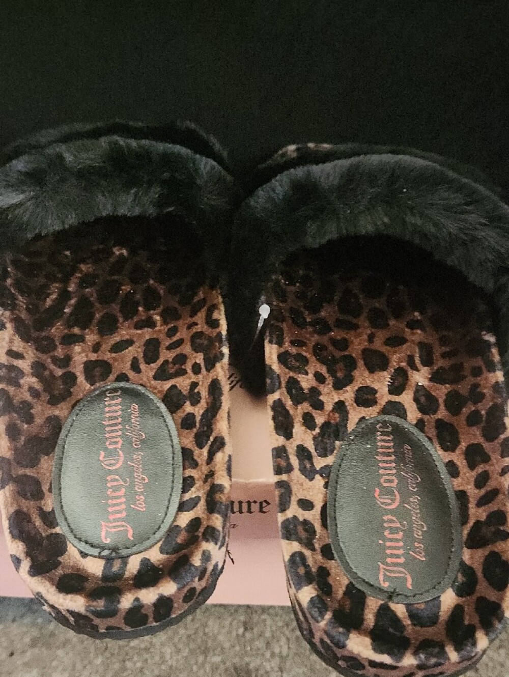 Juicy Couture Black Faux Fur Leopard Print Slide Sandals with Red Crystal Logo - Picture 3 of 4